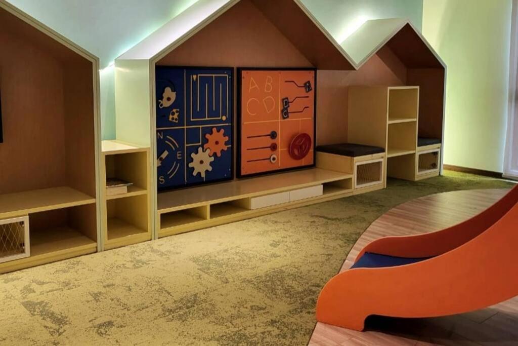 Timurbay By Irish Studio Suite Seaview Wifi Netflix Kuantan Exteriör bild