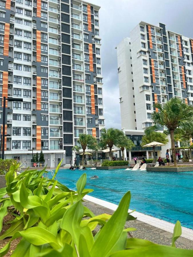 Timurbay By Irish Studio Suite Seaview Wifi Netflix Kuantan Exteriör bild