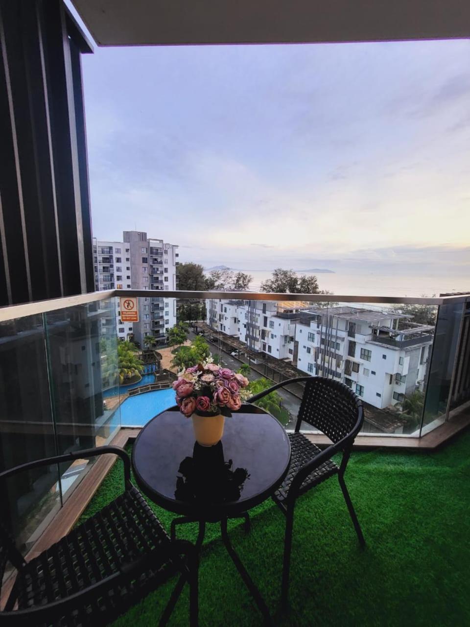 Timurbay By Irish Studio Suite Seaview Wifi Netflix Kuantan Exteriör bild