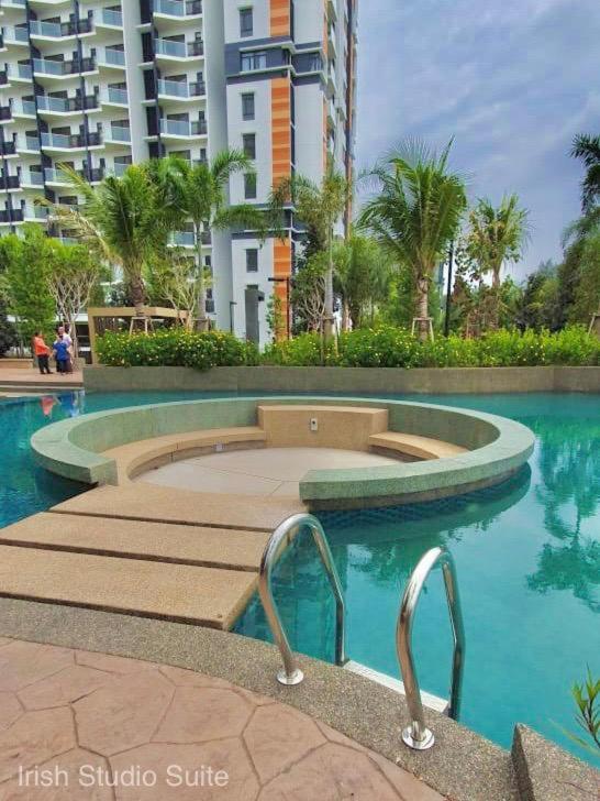 Timurbay By Irish Studio Suite Seaview Wifi Netflix Kuantan Exteriör bild