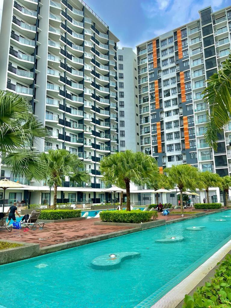 Timurbay By Irish Studio Suite Seaview Wifi Netflix Kuantan Exteriör bild